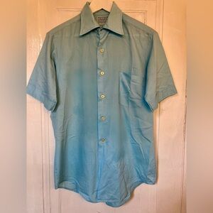 Vintage Van Heusen Hampshire House Light Blue Short Sleeve Shirt (15 neck).